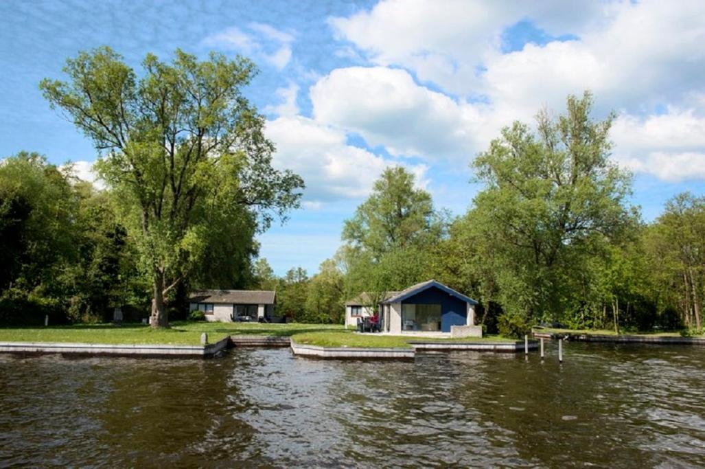 Bungalow Op Eiland Hotel Loosdrecht Exterior foto